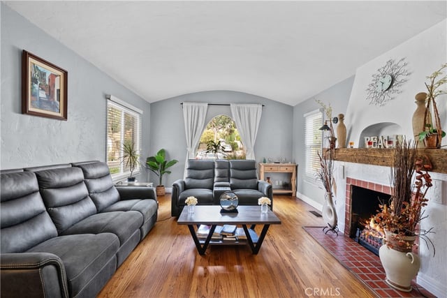 1010 E Santa Anita, Burbank, CA 91501 — photo 5 of 35