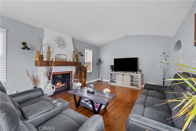 1010 E Santa Anita, Burbank, CA 91501 — photo 7 of 35