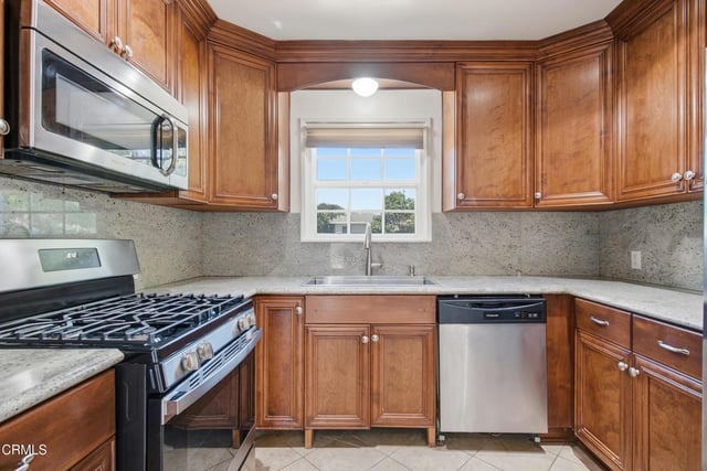 2756 Channel Drive, Ventura, CA 93003 — photo 10 of 35
