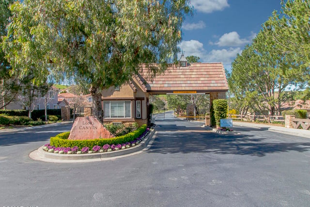 290 Culview Court, Simi Valley, CA 93065 — photo 4 of 86