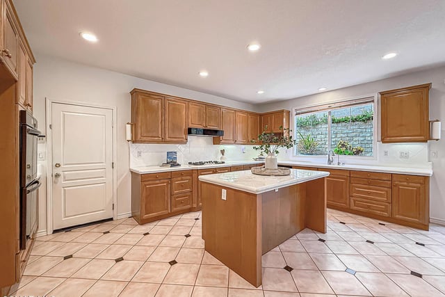 290 Culview Court, Simi Valley, CA 93065 — photo 45 of 86