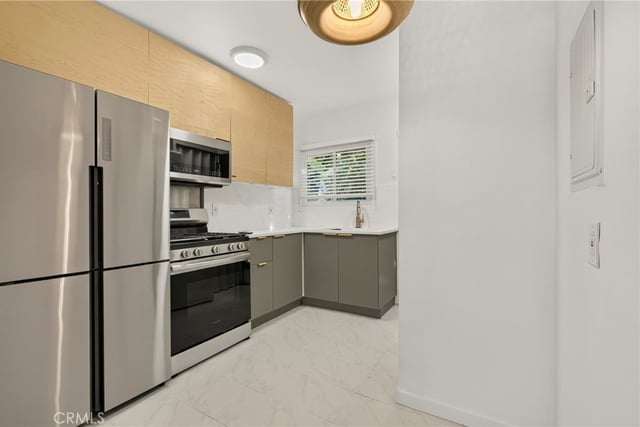 3311 S Durango, Los Angeles, CA 90034 — photo 6 of 27