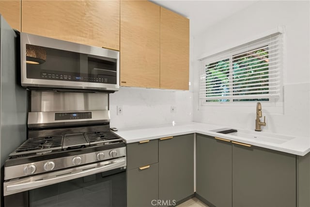 3311 S Durango, Los Angeles, CA 90034 — photo 8 of 27