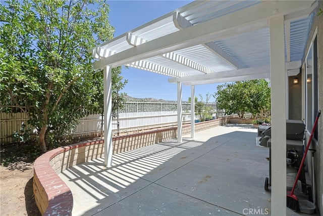 28611 Lupine St, Castaic, CA 91384 — photo 35 of 46