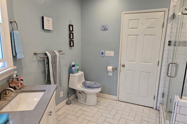 8215 S Mariposa, Los Angeles, CA 90044 — photo 15 of 26