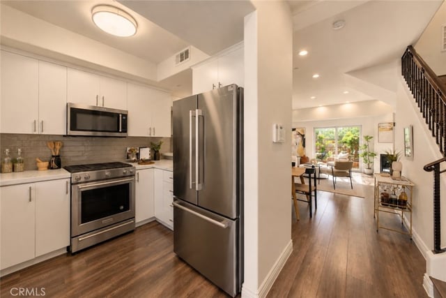 14702 Magnolia Boulevard 105, Sherman Oaks, CA 91403 — photo 7 of 28
