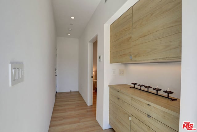 1282 S Cloverdale Avenue, Los Angeles, CA 90019 — photo 15 of 29