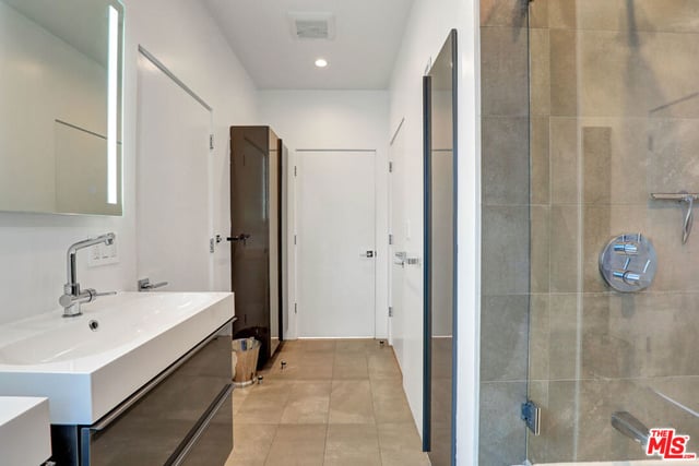 1282 S Cloverdale Avenue, Los Angeles, CA 90019 — photo 20 of 29