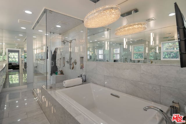 17503 Rancho Street, Encino, CA 91316 — photo 15 of 32