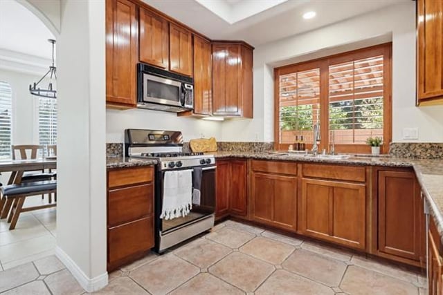 18120 Jaguar Court, Los Angeles, CA 91335 — photo 16 of 38
