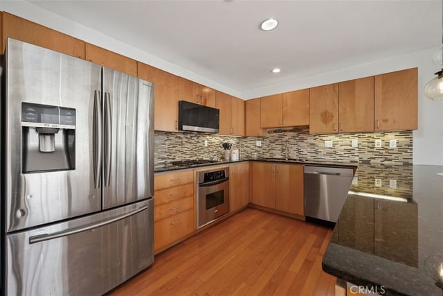285 W 6th St 326, San Pedro, CA 90731 — photo 7 of 23