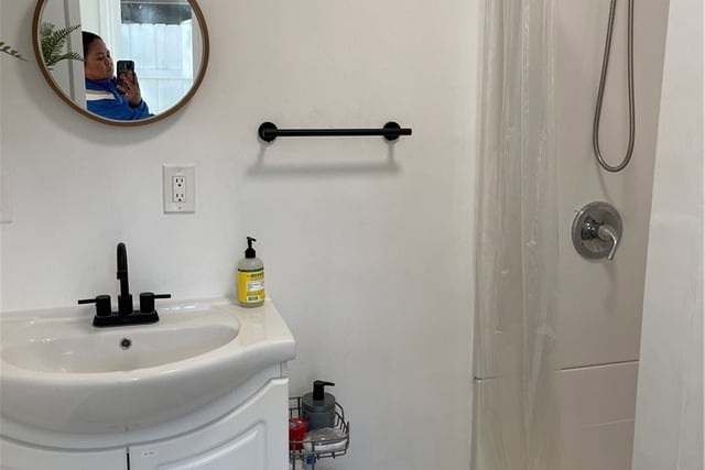 18724 Chase, Northridge, CA 91324 — photo 8 of 36