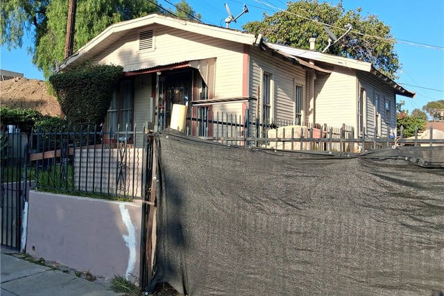 11714 S San Pedro, Los Angeles, CA 90061 — photo 3 of 7