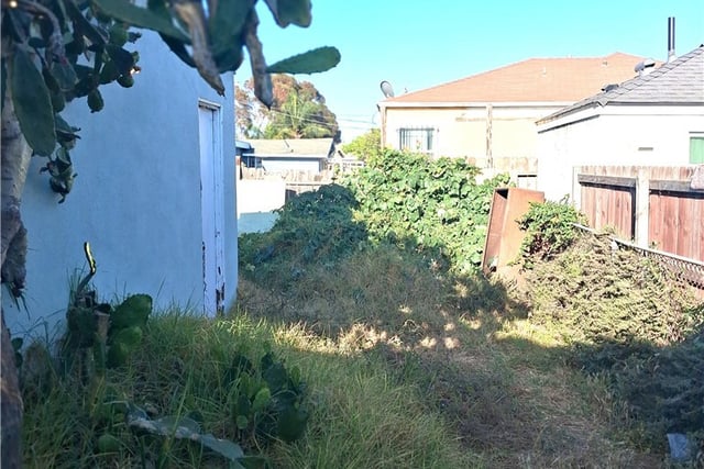 11714 S San Pedro, Los Angeles, CA 90061 — photo 6 of 7