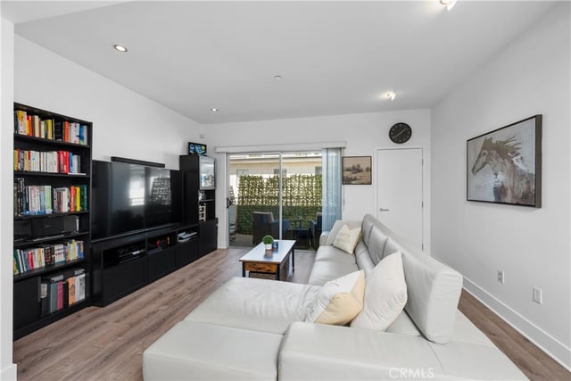 1700 Sawtelle Boulevard 317, Los Angeles, CA 90025 — photo 2 of 20