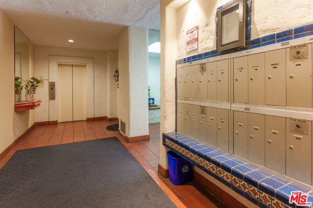 11755 Montana Avenue 208, Los Angeles, CA 90049 — photo 22 of 25