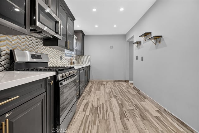 8055 Natick Ave, Panorama City, CA 91402 — photo 9 of 40