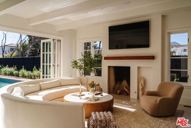 931 Chautauqua Boulevard, Pacific Palisades, CA 90272 — photo 3 of 51