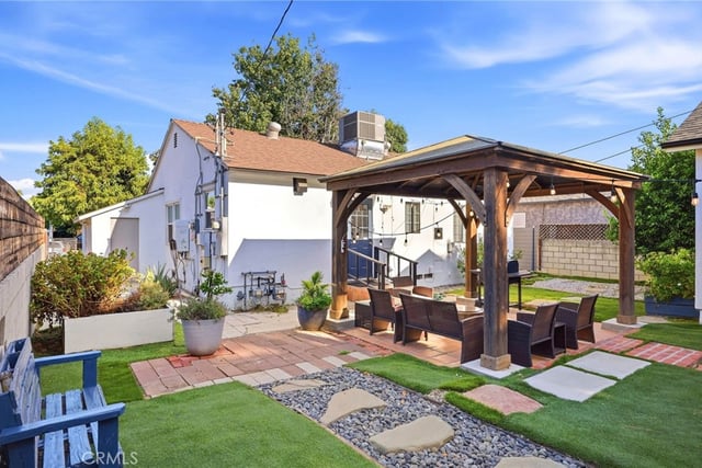 7453 Blewett Avenue, Lake Balboa, CA 91406 — photo 23 of 39