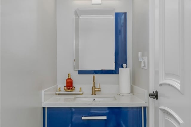 3851 Karen Lynn Drive, Glendale, CA 91206 — photo 13 of 45