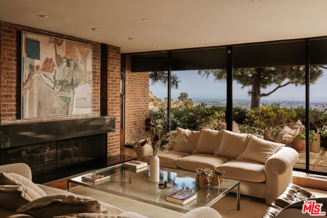 9225 Nightingale Drive, Los Angeles, CA 90069 — photo 7 of 26