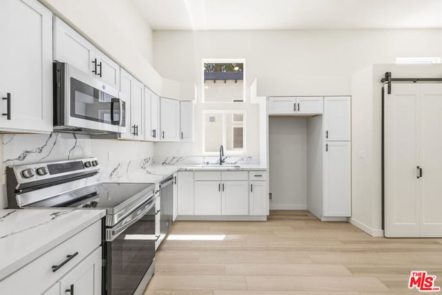 22320 Itasca Street, Chatsworth, CA 91311 — photo 37 of 61