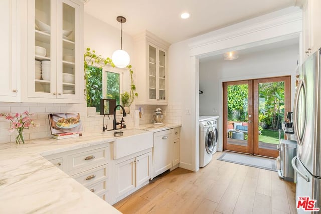 416 Brooks Avenue, Venice, CA 90291 — photo 2 of 26
