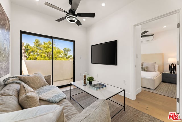 1170 S Lucerne Boulevard, Los Angeles, CA 90019 — photo 34 of 44