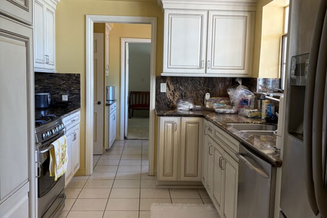 5975 S Citrus Avenue, Los Angeles, CA 90043 — photo 9 of 12