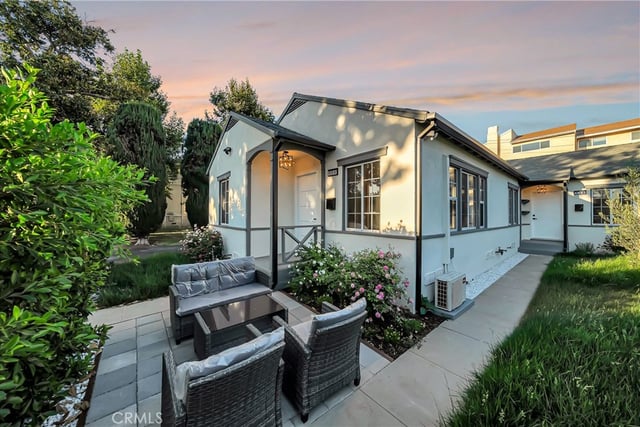 128 Lukens Place, Glendale, CA 91206 — photo 2 of 33