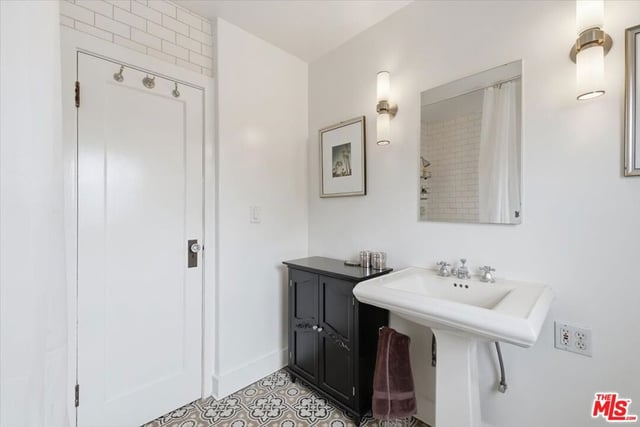 6202 Banner Avenue 1, Los Angeles, CA 90038 — photo 18 of 42