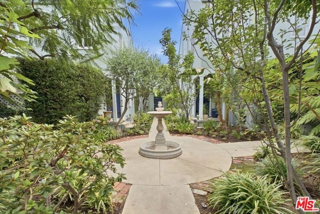 6202 Banner Avenue 1, Los Angeles, CA 90038 — photo 24 of 42