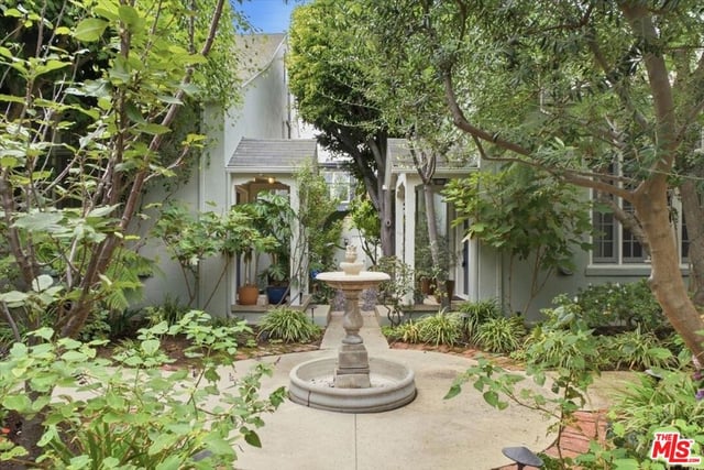 6202 Banner Avenue 1, Los Angeles, CA 90038 — photo 26 of 42