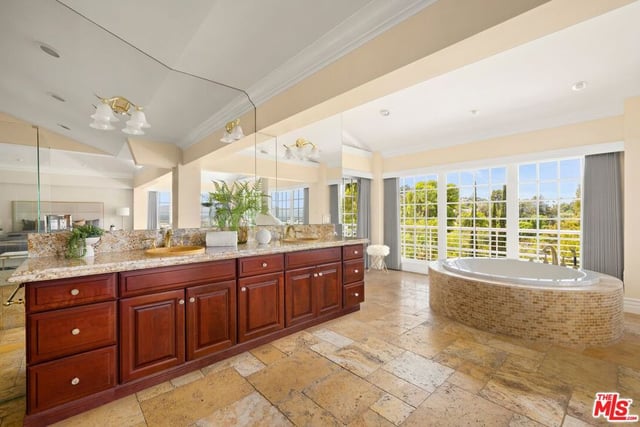 4615 White Oak Place, Los Angeles, CA 91316 — photo 14 of 25