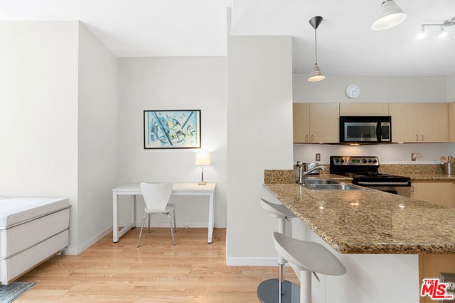 630 W 6th Street 613, Los Angeles, CA 90017 — photo 3 of 13