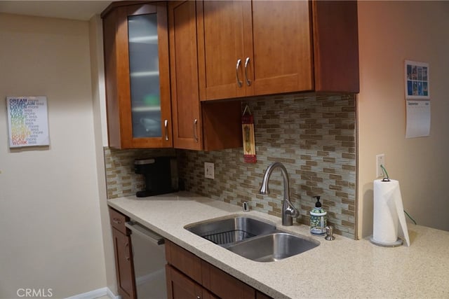 11225 Peach Grove Street 202, North Hollywood, CA 91601 — photo 3 of 20