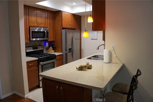 11225 Peach Grove Street 202, North Hollywood, CA 91601 — photo 4 of 20