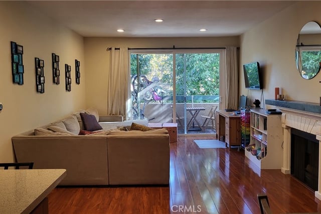 11225 Peach Grove Street 202, North Hollywood, CA 91601 — photo 6 of 20