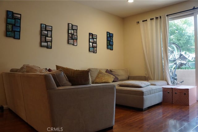 11225 Peach Grove Street 202, North Hollywood, CA 91601 — photo 7 of 20