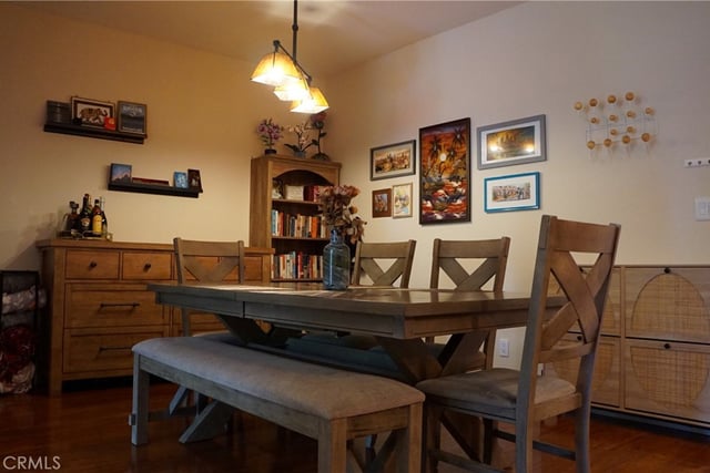 11225 Peach Grove Street 202, North Hollywood, CA 91601 — photo 8 of 20