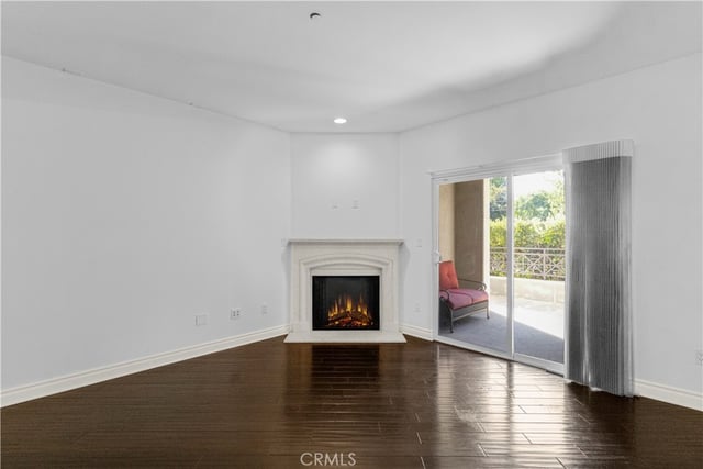 4424 Whitsett Avenue 110, Studio City, CA 91604 — photo 12 of 34