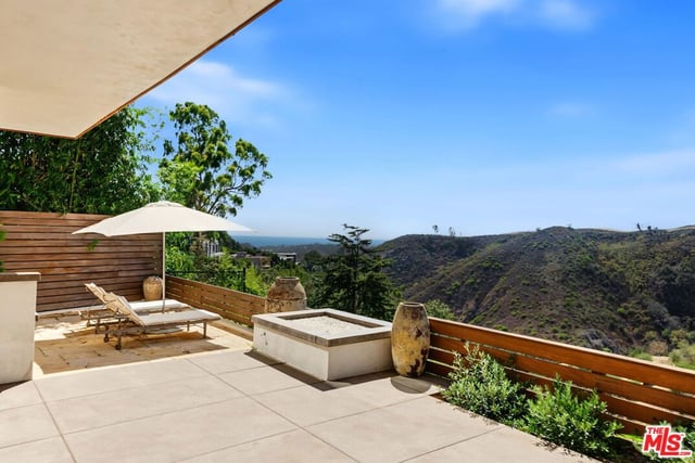 1570 Casale Road, Los Angeles, CA 90272 — photo 25 of 28