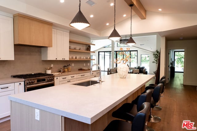 3436 Longridge Avenue, Sherman Oaks, CA 91423 — photo 4 of 29
