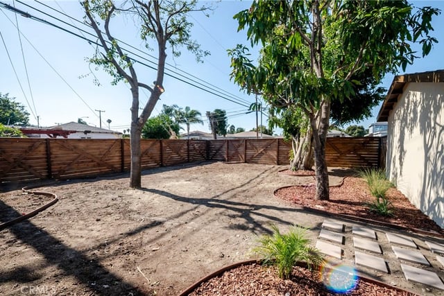 2391 Fashion Ave, Long Beach, CA 90810 — photo 32 of 35