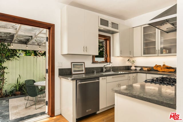 2429 Cloy Avenue, Venice, CA 90291 — photo 9 of 25