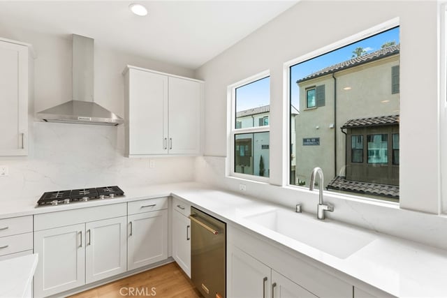 100 Pickwick Lane, Burbank, CA 91506 — photo 12 of 31