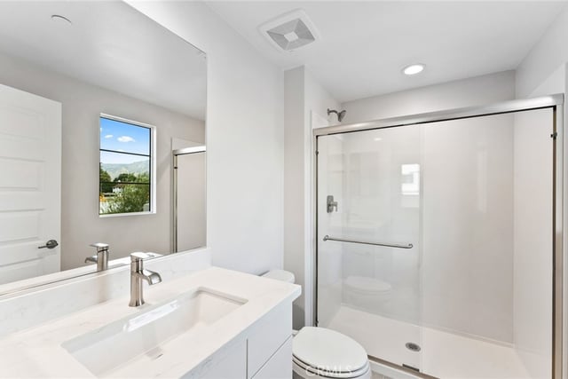 100 Pickwick Lane, Burbank, CA 91506 — photo 3 of 31
