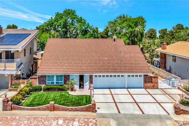 433 Fairway, Palmdale, CA 93551 — photo 2 of 17
