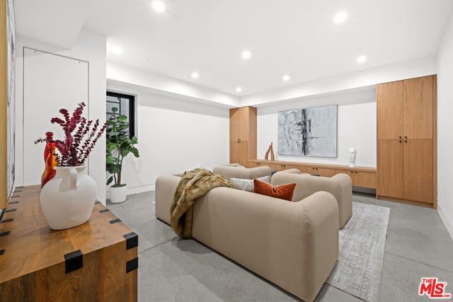 1325 Thayer Avenue, Los Angeles, CA 90024 — photo 13 of 21