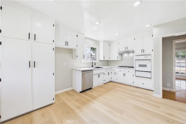 1902 Lees Avenue, Long Beach, CA 90815 — photo 10 of 41